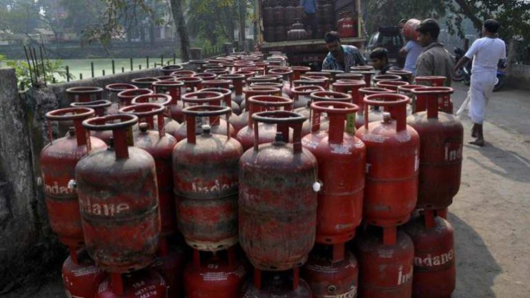 LPG Cylinder New Rules For Home Delivery From Today Update Mobile Number