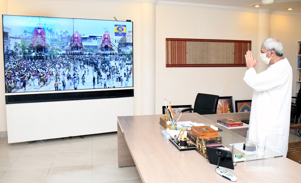 Odisha-CM-Naveen-Patnaik-watching-Ratha-Jatra-through-Television