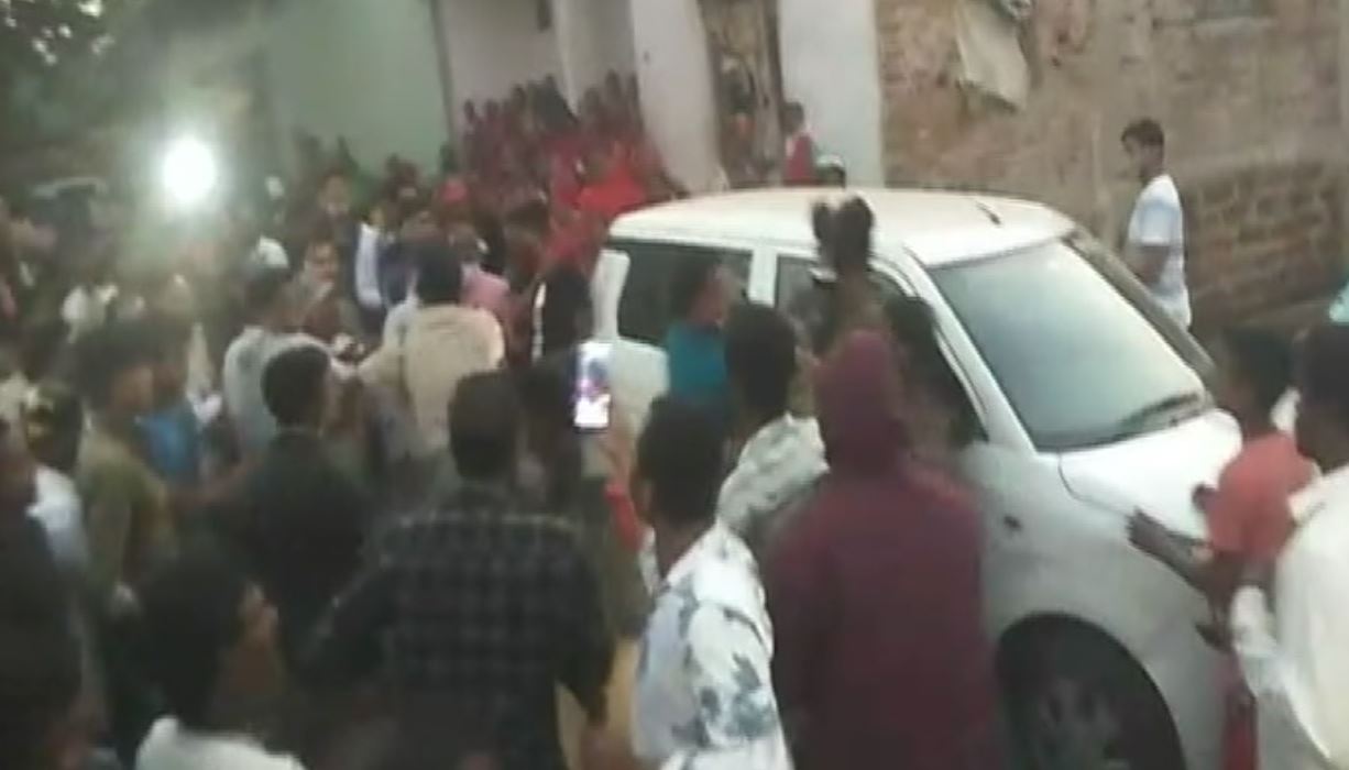 BJP Supporters Attacked NandighoshaTV Crew In Jadupur Pari Case
