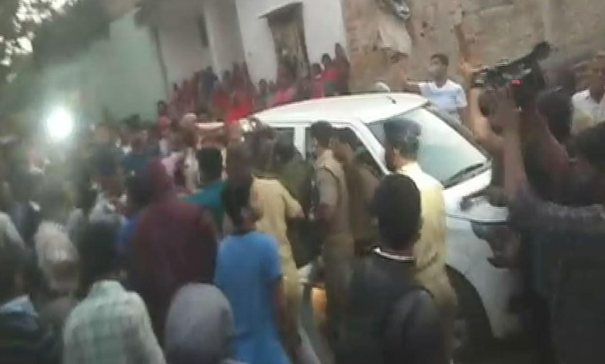 BJP Supporters Attacked NandighoshaTV Crew In Jadupur Pari Case