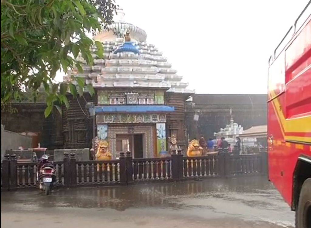 Fire Department Sanitized Lingaraj Temple Premises Before Reopening