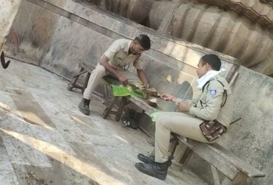Police Contempt Mahaprasad On Puri Jagannath Temple