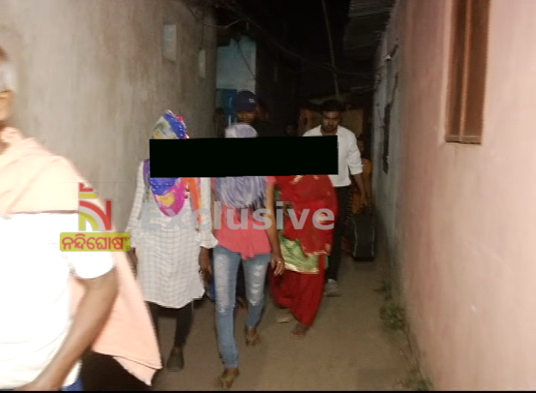 30 Girl Are Forcefully Stopped In A Closed Room Of Rourkela