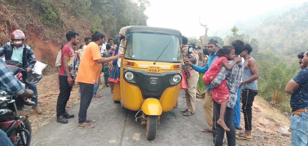 Auto Rickshaw Over Turned In Gajapati, 15 Injured
