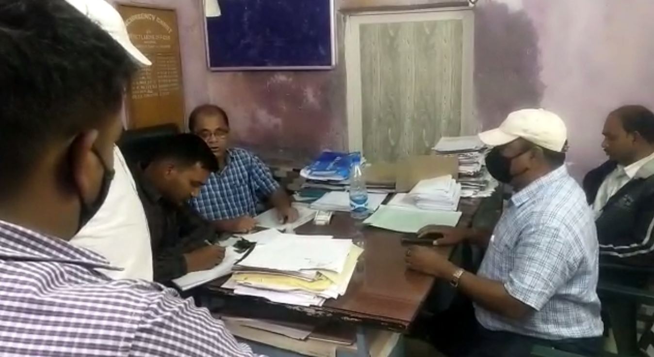 Nuapada DLO Sarat Chandra Panigrahi In Vigilance Net (1) Nuapada DLO Sarat Chandra Panigrahi In Vigilance Net