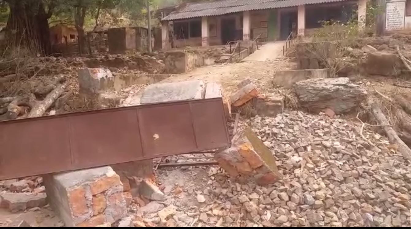  5 Class Student Dies After School Boundary Collapsed In Raikia Kandhamal 