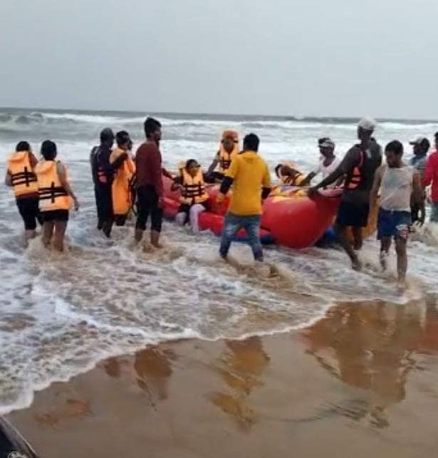Balloon Boat Of Private Organisation Capsized In Gopalpur Sea