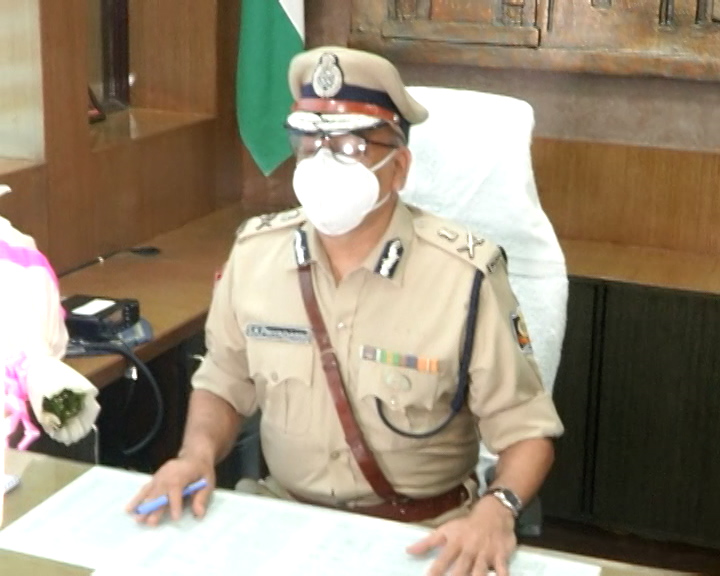 Soumendra Priyadarshi Taking Police Commissioner Charge Of Twin City