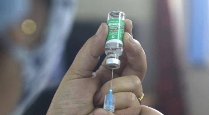 India Corona Vaccine Covishield Not Recognised By UK Effect On Passenger