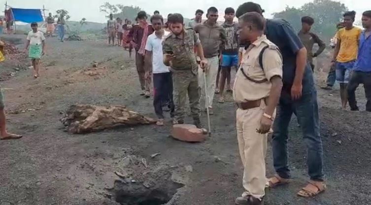 Young Man Got Buried Alive In The Earth Jharkhand