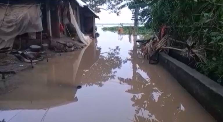 Baitarani Flood Water Entered In Village