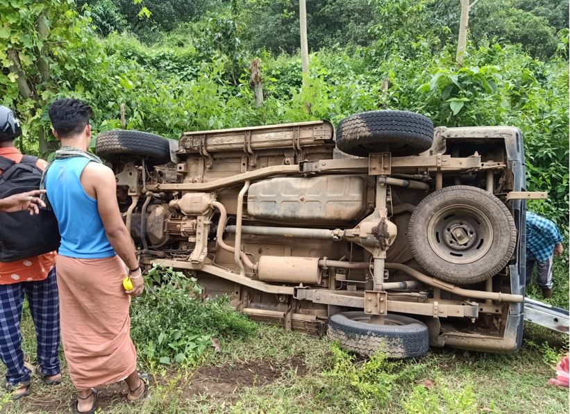 Minister's Piloting Car Overturns Near Adaba, 5 Injured 