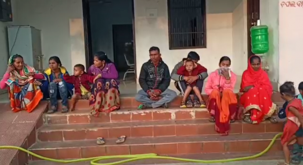 Kantabanji Police Rescued 17 Migrant Labourers