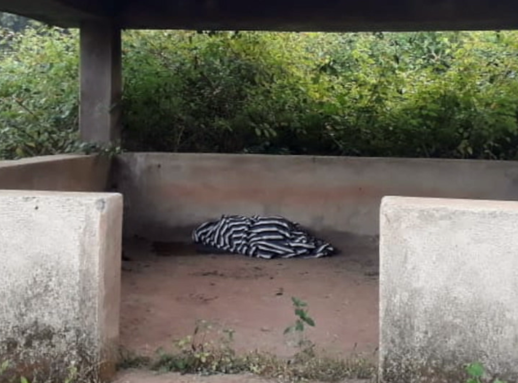 Old Lady Surviving With Leprosy In Dharmagarh (1) Old Lady Surviving With Leprosy In Dharmagarh