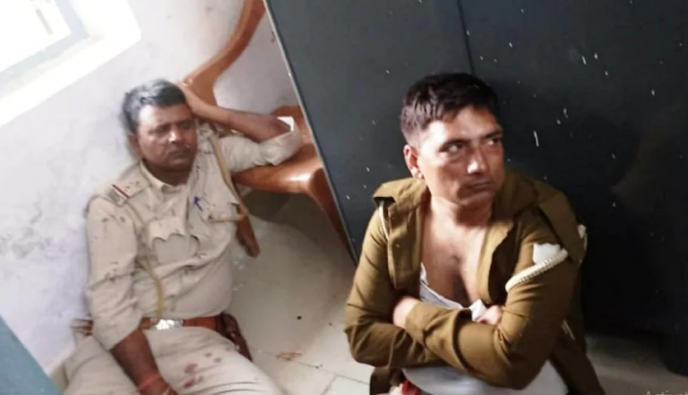 Two Policemen Attacked The Judge During The Hearing In Madhubani Bihar