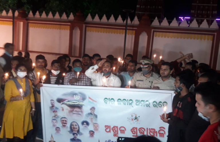 Odisha Youth Students Association Pays Tributes To Martyrs