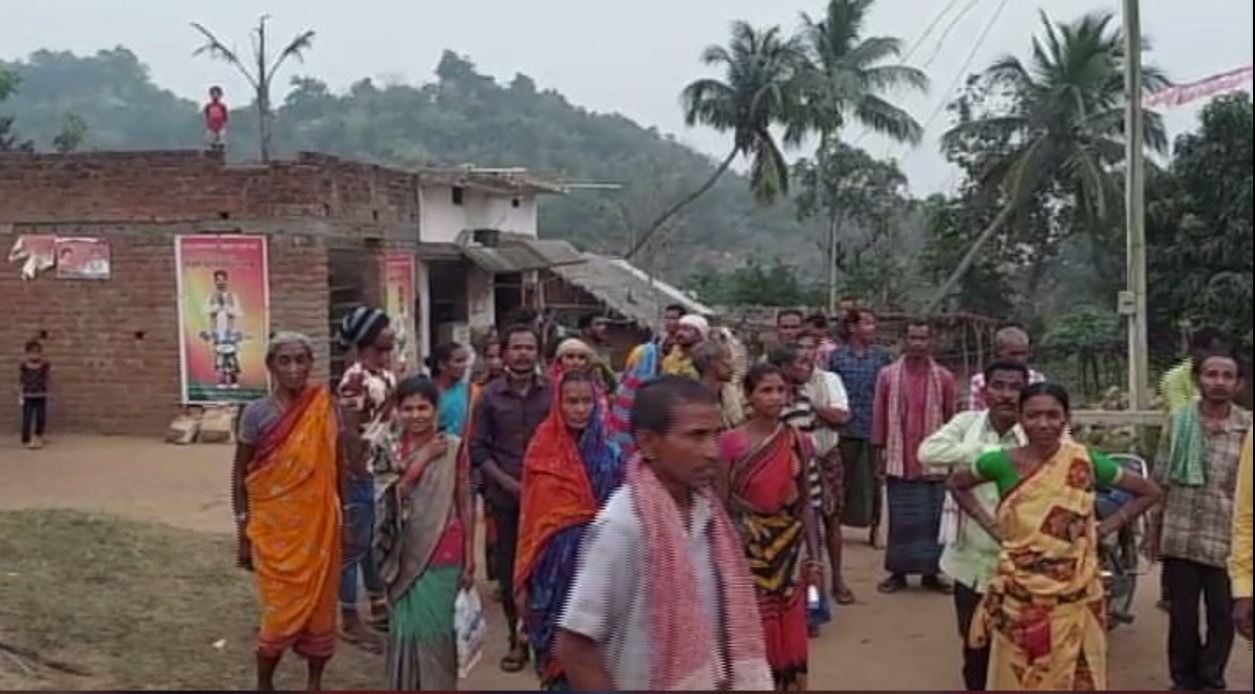 Patrapur BDO Detained By Villagers After 25 Family Name Missing In Voter List