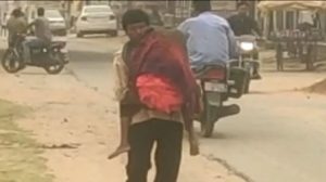 Father Carrying 7 Years Old Girl Dead Body In Chhattisgarh