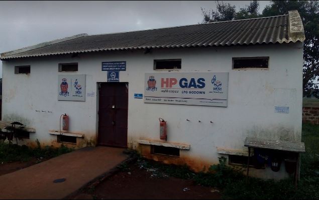 HP GAS Agency Loots Customer In Name Of Home Delivery 