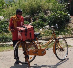 Zomato Delivery Boy Delivers Food On Time 42 Degree Temperature Cycel