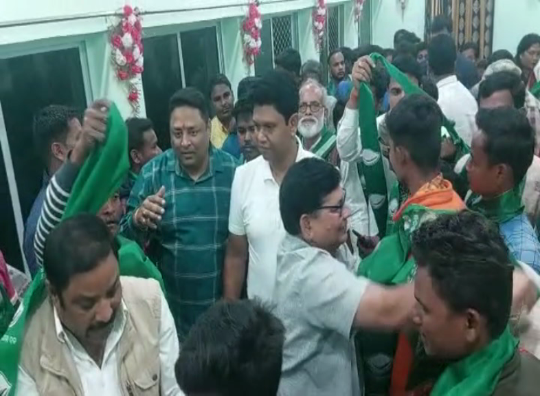 vlcsnap-2022-11-13-23h16m01s012