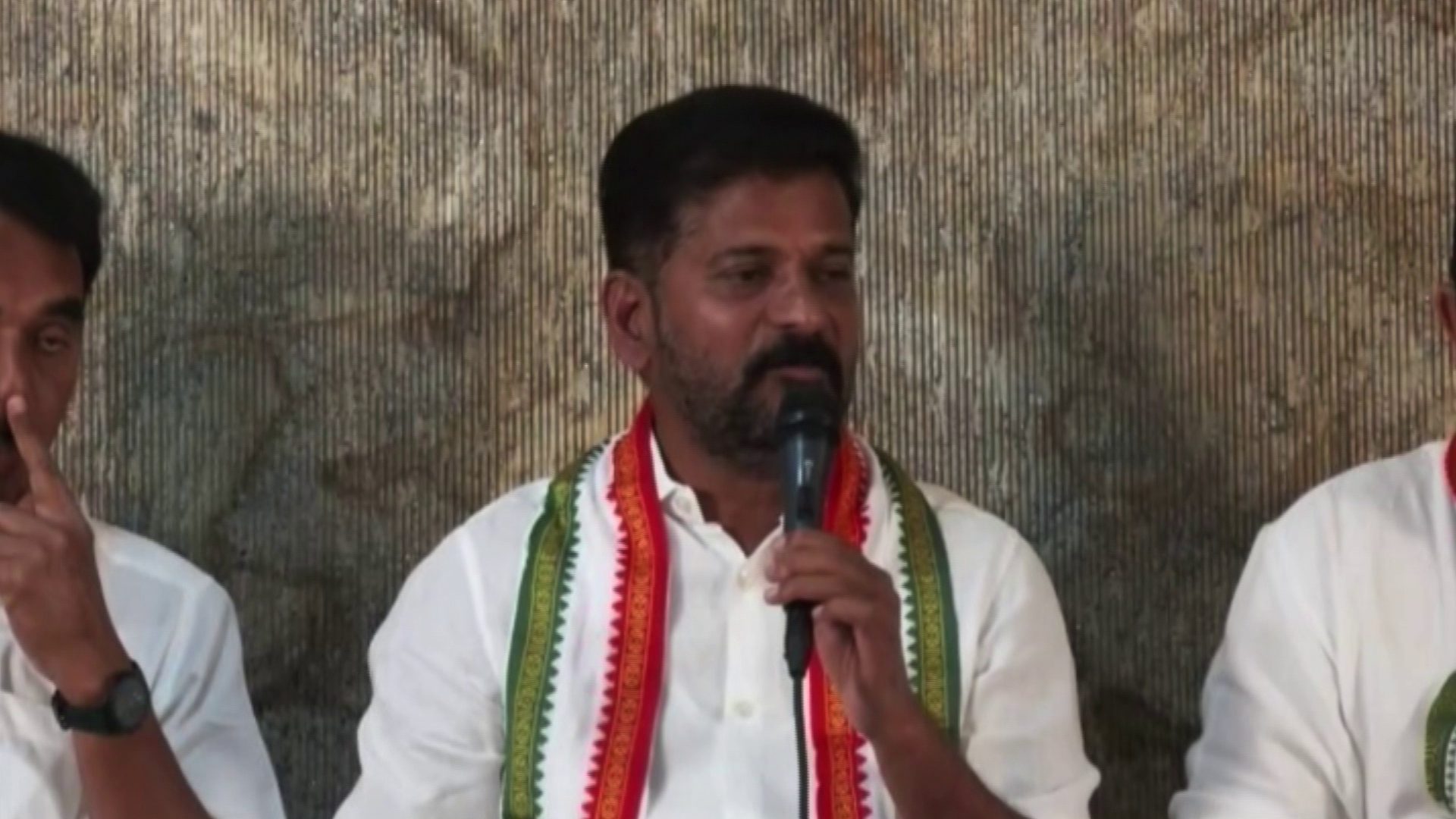 vlcsnap-2024-07-27-22h02m10s121