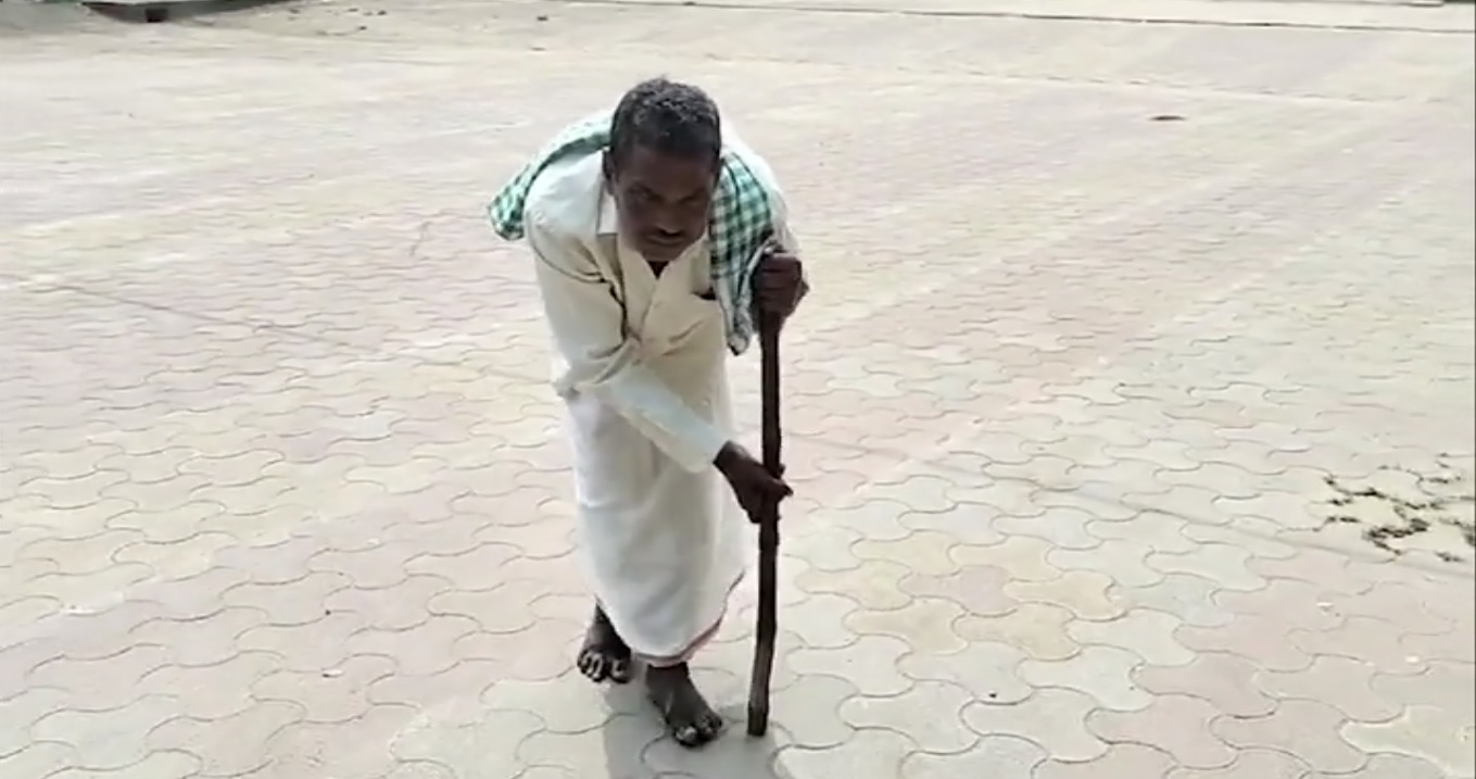 ପ୍ରଶାସନିକ ଅବହେଳର କରୁଣ ପରିଣତି, ବର୍ଦ୍ଧିତ ଭତ୍ତା ପାଇଁ ୧୭ କିମି ଚାଲିଲେ ଦିବ୍ୟାଙ୍ଗ