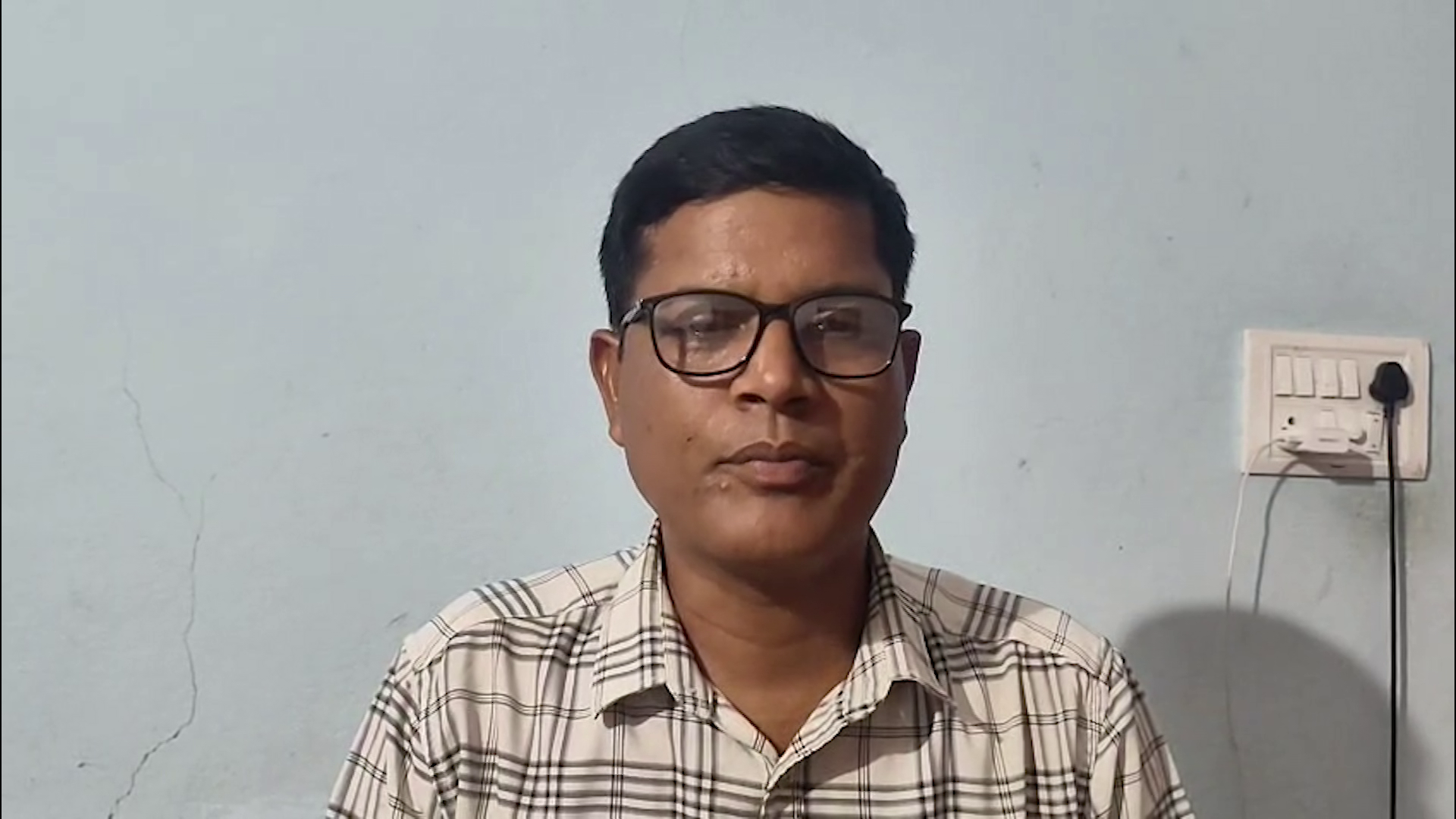 ’ରଙ୍ଗ ବଦଳିଲେ ଶିକ୍ଷାର କୌଣସି ପରିବର୍ତ୍ତନ ହୋଇପାରିବ ନାହିଁ’