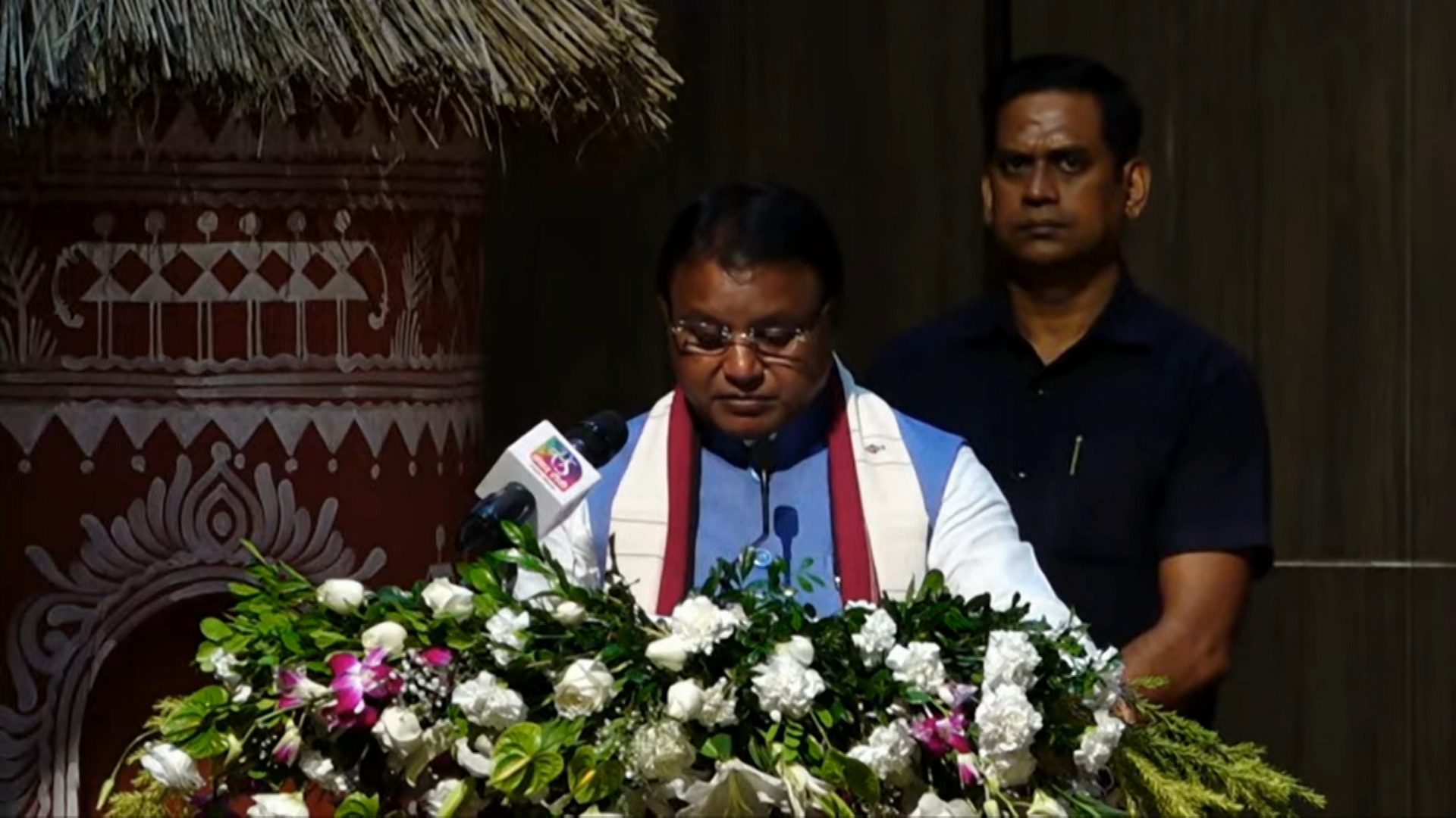 2908_YOUTUBE_ST SC WELFARE LINK_016_CUT122403.mxf.00_00_00_00.Still001