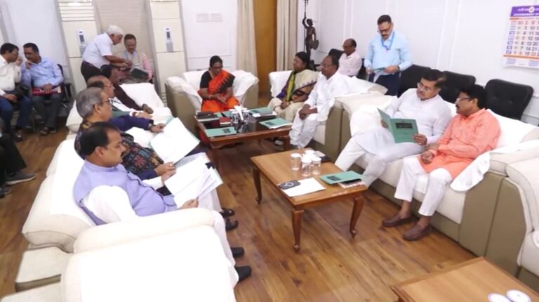 ଶୀତ ଅଧିବେଶନ ସୁରୁଖୁରୁରେ ସାରିବାକୁ ସର୍ବଦଳୀୟ ବୈଠକରେ ଆଲୋଚନା