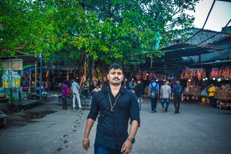 ମାର୍କେଟ ବିଲ୍ଡିଂରୁ ବନ୍ଧାହେଲା ଲଭର ବୟ