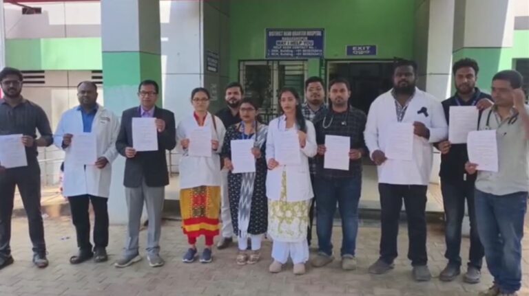 ନୂଆବର୍ଷରୁ ବନ୍ଦ ହୋଇଯିବ ଡାକ୍ତରୀ ସେବା ! ସମ୍ପୂର୍ଣ୍ଣ ଅସହଯୋଗ ପାଇଁ ଓମସାର ଚେତାବନୀ