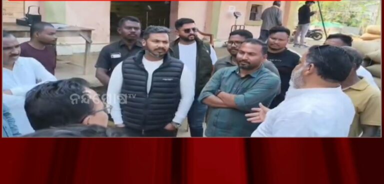 ମଣ୍ଡି ଅବ୍ୟବସ୍ଥାରୁ ଚାଷୀ ହନ୍ତସନ୍ତ: ରାଜ୍ୟ ସରକାରଙ୍କ ଉପରେ ବର୍ଷିଲେ ବିଧାୟକ