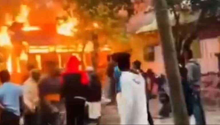 ବାଲାଂଦେଶରେ ପୁଣି ହିନ୍ଦୁଙ୍କ ଉପରେ ଆକ୍ରମଣ : ନିଆଁ ଲଗାଇ ଜାଳିଦେଲେ ଘର