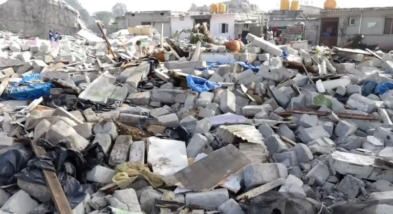 କୋଗିଲୁରେ ୪୦୦ରୁ ଅଧିକ ଘର ଭାଙ୍ଗିବା ଘଟଣାକୁ ନେଇ ବଢିଲା ବିବାଦ