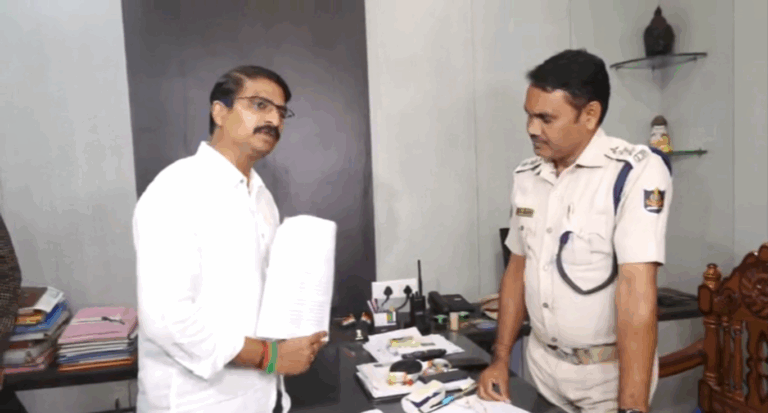 ମୋହନ ମାଝୀଙ୍କ ବିରୋଧରେ ଅଭିଯୋଗ ; କ୍ୟାପିଟାଲ ଥାନାରେ ଫେରାଦ ହେଲା ବିଜେଡି