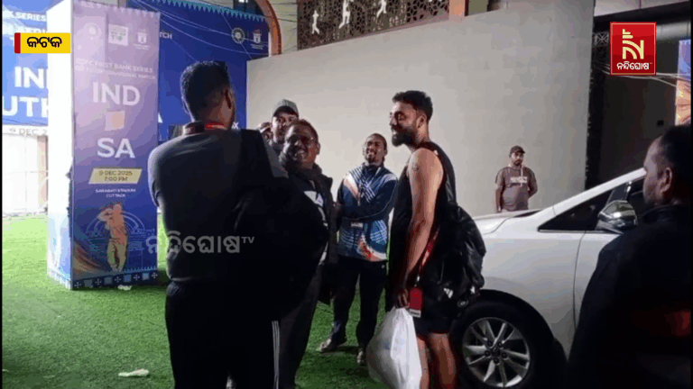 ବାରବାଟୀରେ ବରୁଣ ଚକ୍ରବର୍ତ୍ତୀଙ୍କ ଅଭ୍ୟାସ  ; ଚଣ୍ଡୀଗଡ଼ ଟି-ଟ୍ଵେଣ୍ଟି ଲାଗି କଲେ ଅଭ୍ୟାସ