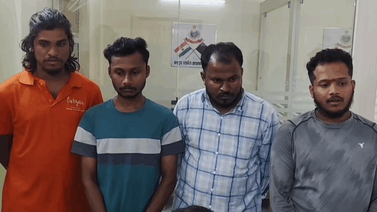 ବନ୍ଧାହେଲେ ୪ ସାଇବର ଠକ