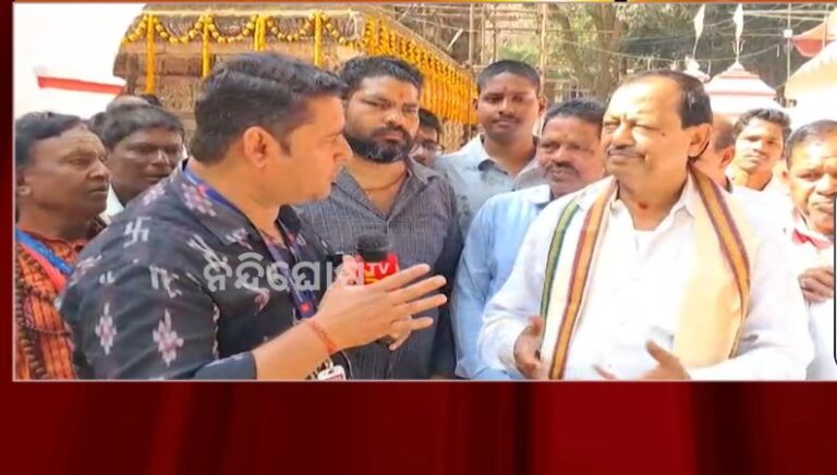 ପବିତ୍ର ମକର ସଂକ୍ରାନ୍ତିରେ ବାବା ସିଂହନାଥଙ୍କୁ ଦର୍ଶନ କଲେ ବିଜେଡି ବରିଷ୍ଠ ଉପସଭାପତି ଦେବୀ ପ୍ରସାଦ ମିଶ୍ର