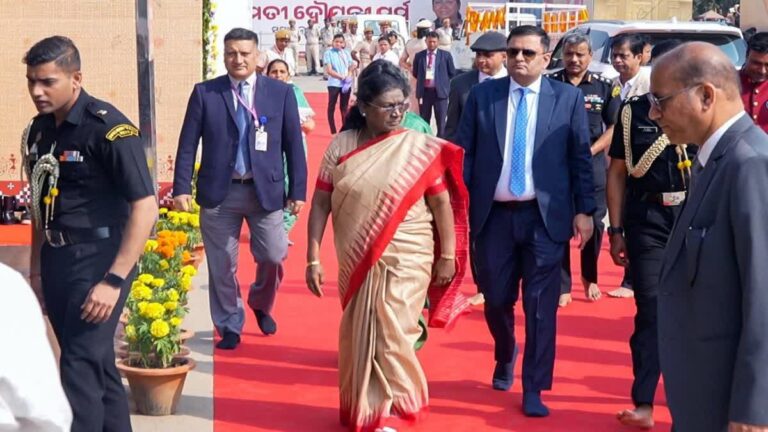ରାଷ୍ଟ୍ରପତିଙ୍କ ତିନି ଦିନିଆ ମୟୂରଭଞ୍ଜ ଜିଲ୍ଲା ଗସ୍ତ ; ଚଳଚଞ୍ଚଳ ରାଇରଙ୍ଗପୁର