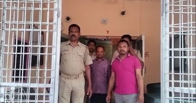 ଚାଷୀଙ୍କ ଧାନ ଚୋରି କରି ଗିରଫ ହେଲେ ପ୍ୟାକ୍ସ ସମ୍ପାଦକ ଓ ଡିଇଓ