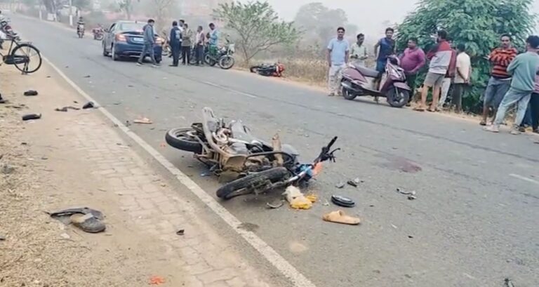 ଦୁଇ ବାଇକ୍ ମୁହାଁମୁହିଁ ଧକ୍କା, ୩ ମୃତ