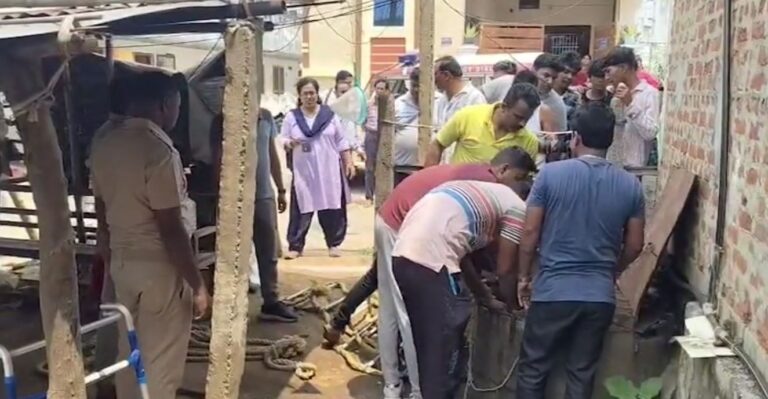 ପୁଅକୁ ମେସେଜ କରି କୁଅକୁ ଡେଇଁ ପଡିଲେ ଶିକ୍ଷକ