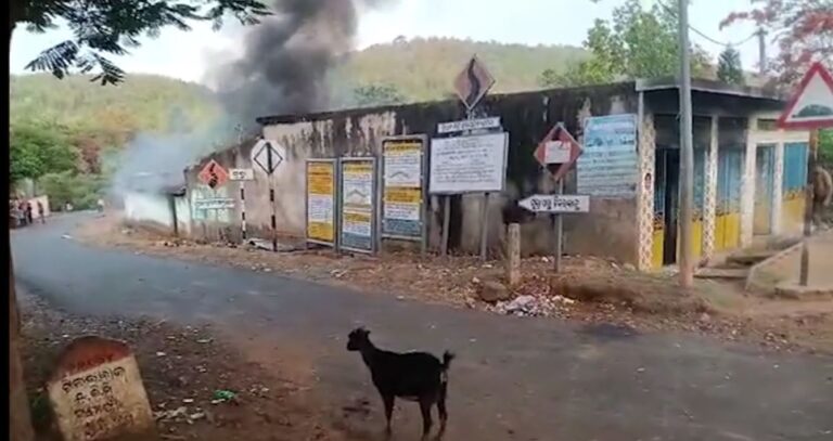 ଦୀପ ନିଆଁରୁ ଅଗ୍ନିକାଣ୍ଡ : ଜଣେ ବୃଦ୍ଧା ଜୀବନ୍ତ ଦଗ୍ଧ, ଲକ୍ଷାଧିକ ଟଙ୍କାର ସମ୍ପତ୍ତି ପୋଡ଼ି ପାଉଁଶ