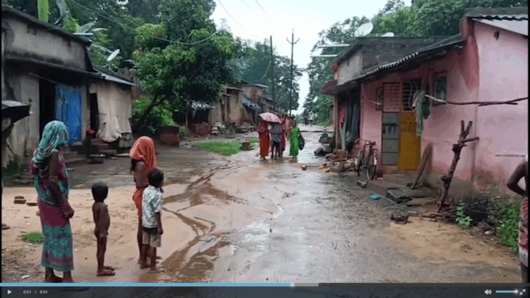 ବଡ଼ମ୍ବାରେ ଅଭାବନୀୟ ଚିତ୍ର: ଖଟରେ ବୁହାହେଲେ ରୋଗୀ