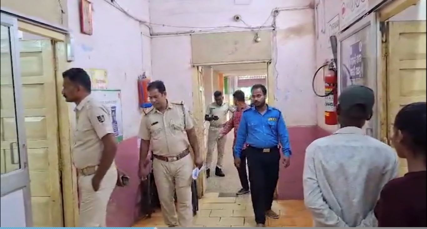ଢେଙ୍କାନାଳ ଜିଲ୍ଲା ଭୁବନ ଡାକ୍ତରଖାନାରେ ଡାକ୍ତରଙ୍କ ଉପରେ ଆକ୍ରମଣ ଉଦ୍ୟମ