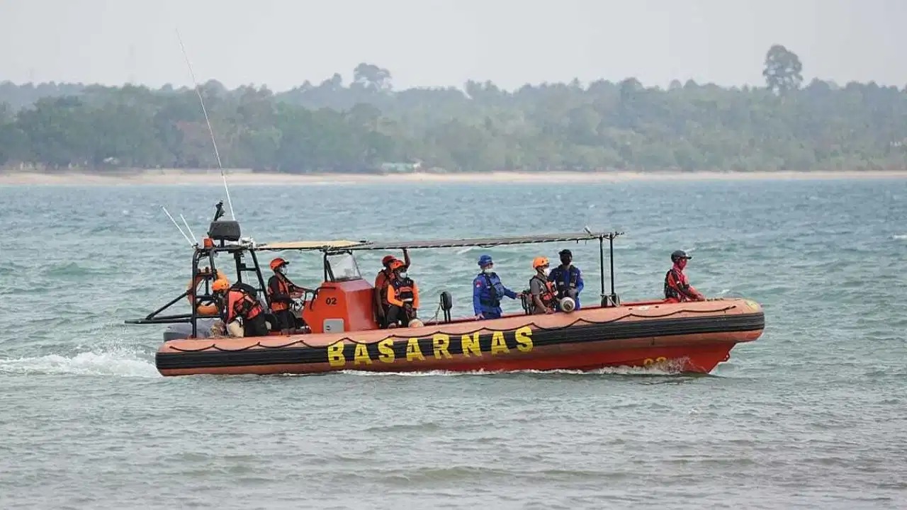 ଇଣ୍ଡୋନେସିଆରେ ୨୪୩ ଯାତ୍ରୀଙ୍କୁ ନେଇ ଜାହାଜ ନିଖୋଜ; ୬ ମୃତ, ୯୭ ଉଦ୍ଧାର…