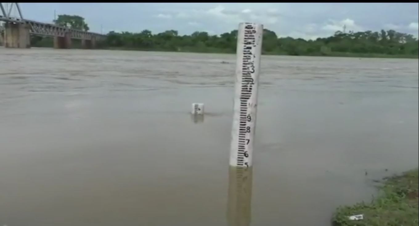 ବିପଦ ସଙ୍କେତ ଛୁଇଁଲା ଜଳକା ନଦୀର ଜଳସ୍ତର