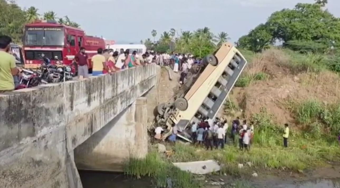 ଦୁଇ ବସ୍ ମୁହାଁମୁହିଁ ଧକ୍କା, ଚାଲିଗଲା ୬ ଜୀବନ