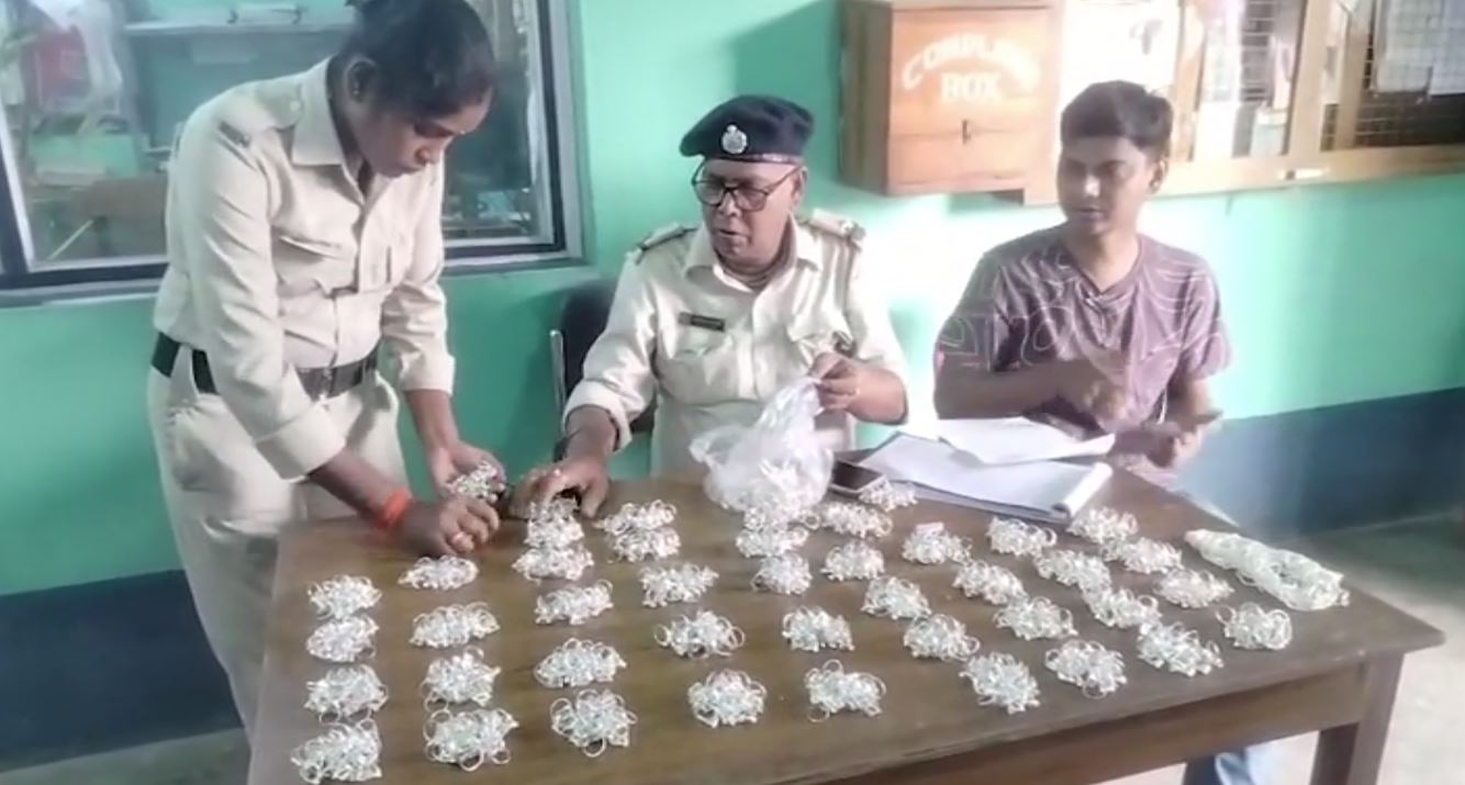 ୩ କିଲୋ ୬୪୭ ଗ୍ରାମ ରୁପା ଅଳଙ୍କାର ଉଦ୍ଧାର